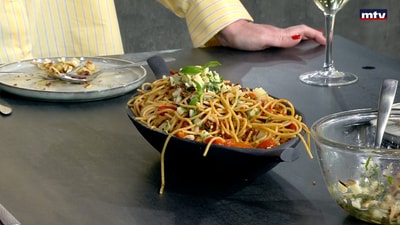 Spaghetti with pesto