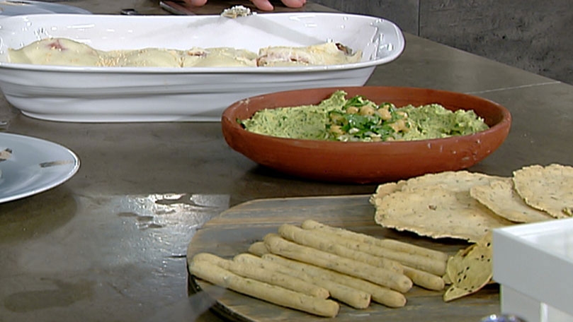 Hummus with avocado