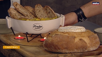 Camembert cheese with bread