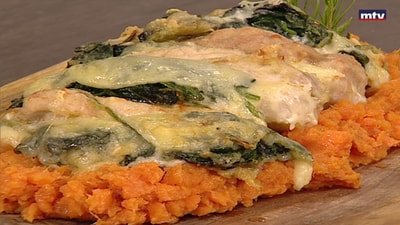 Chicken with cheese and spinach