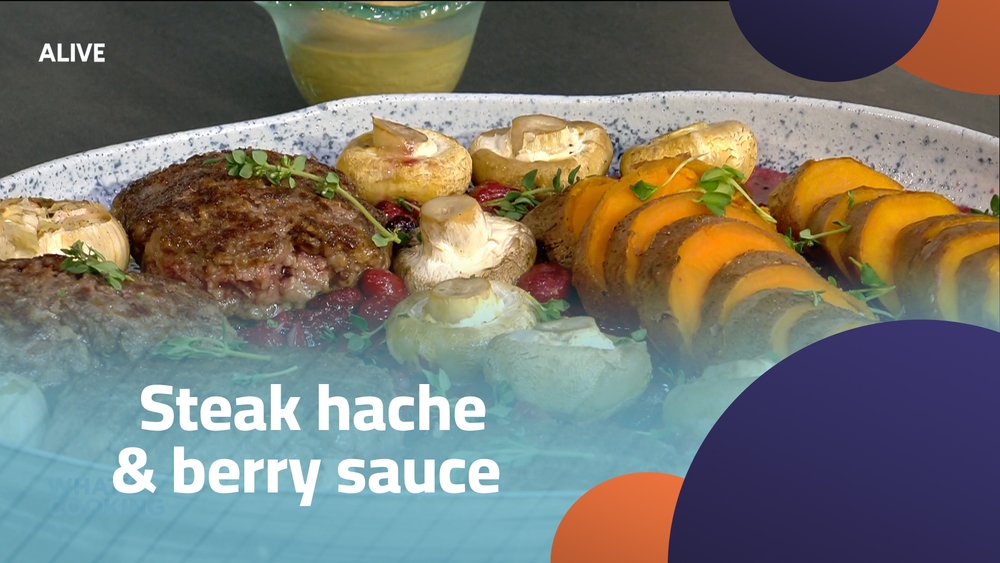 Steak hache & berry sauce