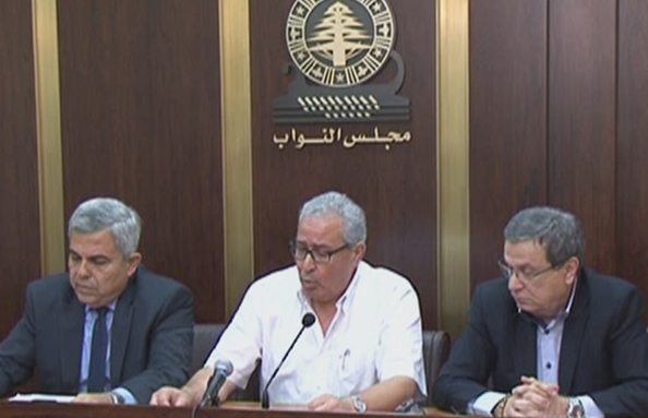 مؤتمر صحافي لنواب التيار 
