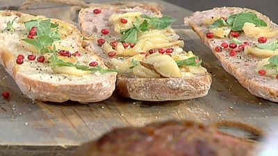 Fillet of veal with cheese and spinach