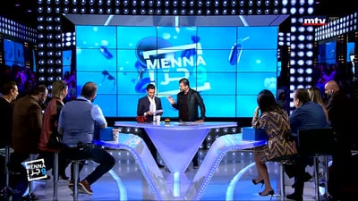 من كل نادي عصا