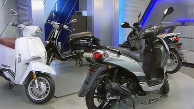 13 Mar 2019 - Peugeot Tweet 125 Scooter - Lambretta V200 special - 200 CC Automatic 