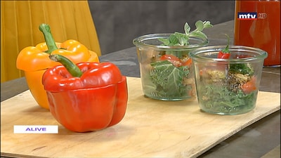 Stuffed peppers in pomegranate sauce