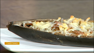  Meat with bananas