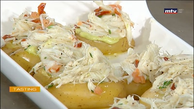 Stuffed potato with fresh crab