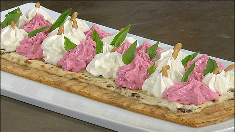  Goat cheese and beetroot mousse tarte