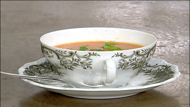  شوربة البندورة مع الزبيب