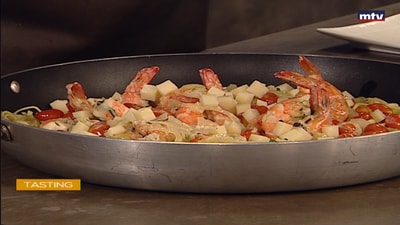 Linguini with shrimps
