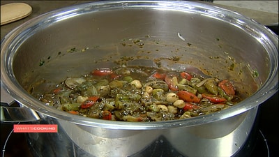 Okra with Pomegranate molasses and chickpeas