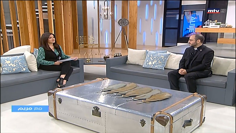 التبشير الملائكي تُصلّيه الشبيبة المارونيّة من حول العالم مع مريم العذراء سيّدة الورديّة - الأب إتيان حنّا