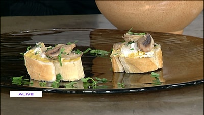 Baguette with mushrooms