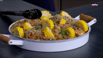 Noodles with shrimps and chicken