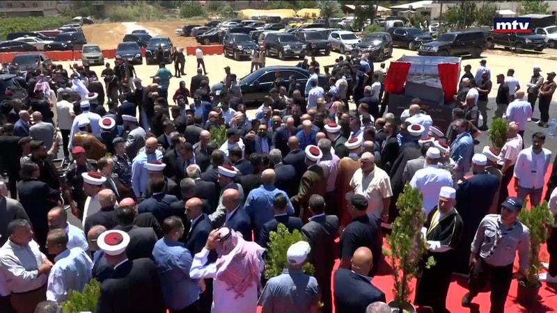 النشرة الكاملة