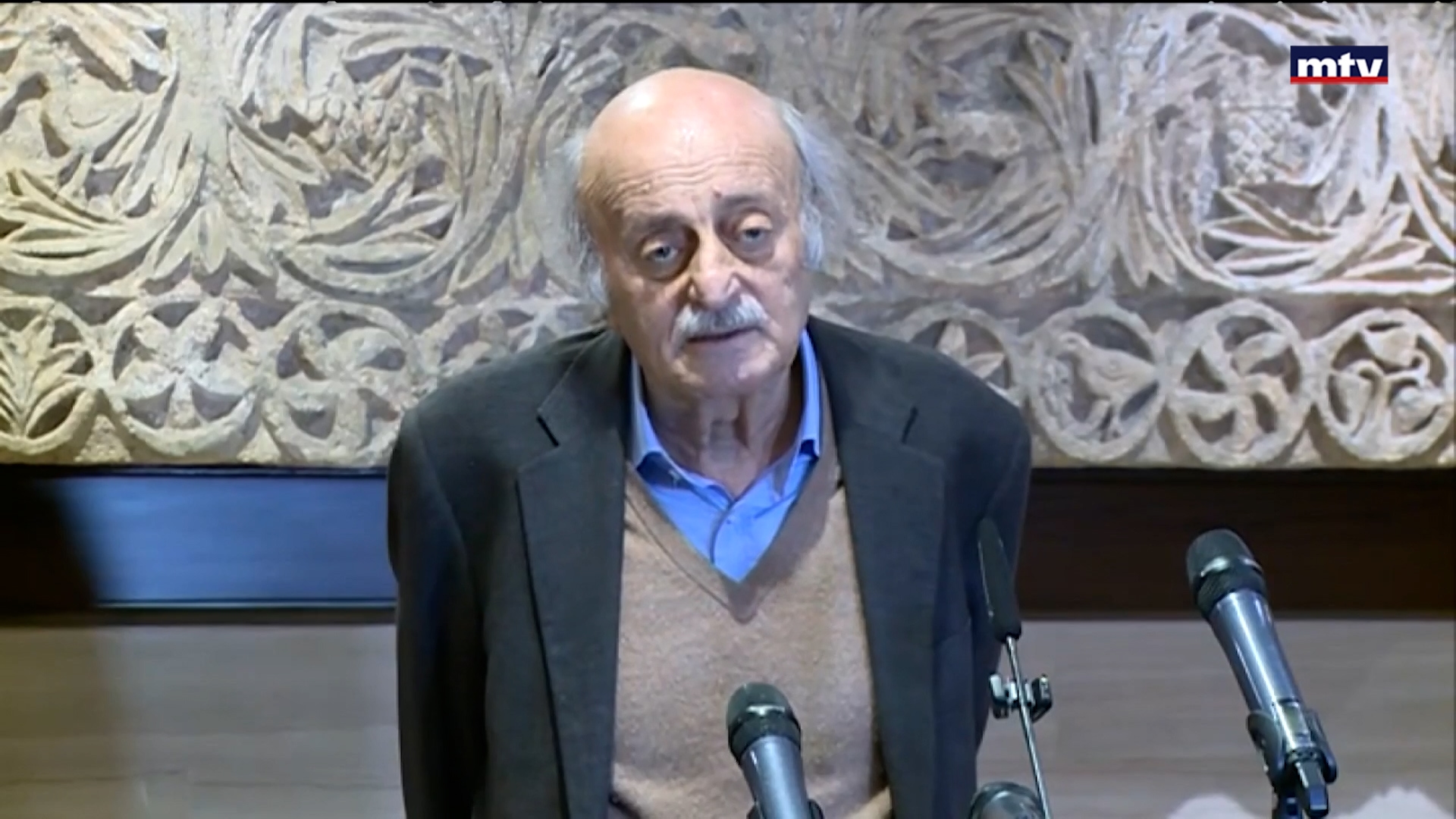 مواقف جنبلاط