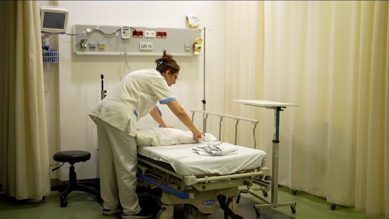 النشرة الكاملة