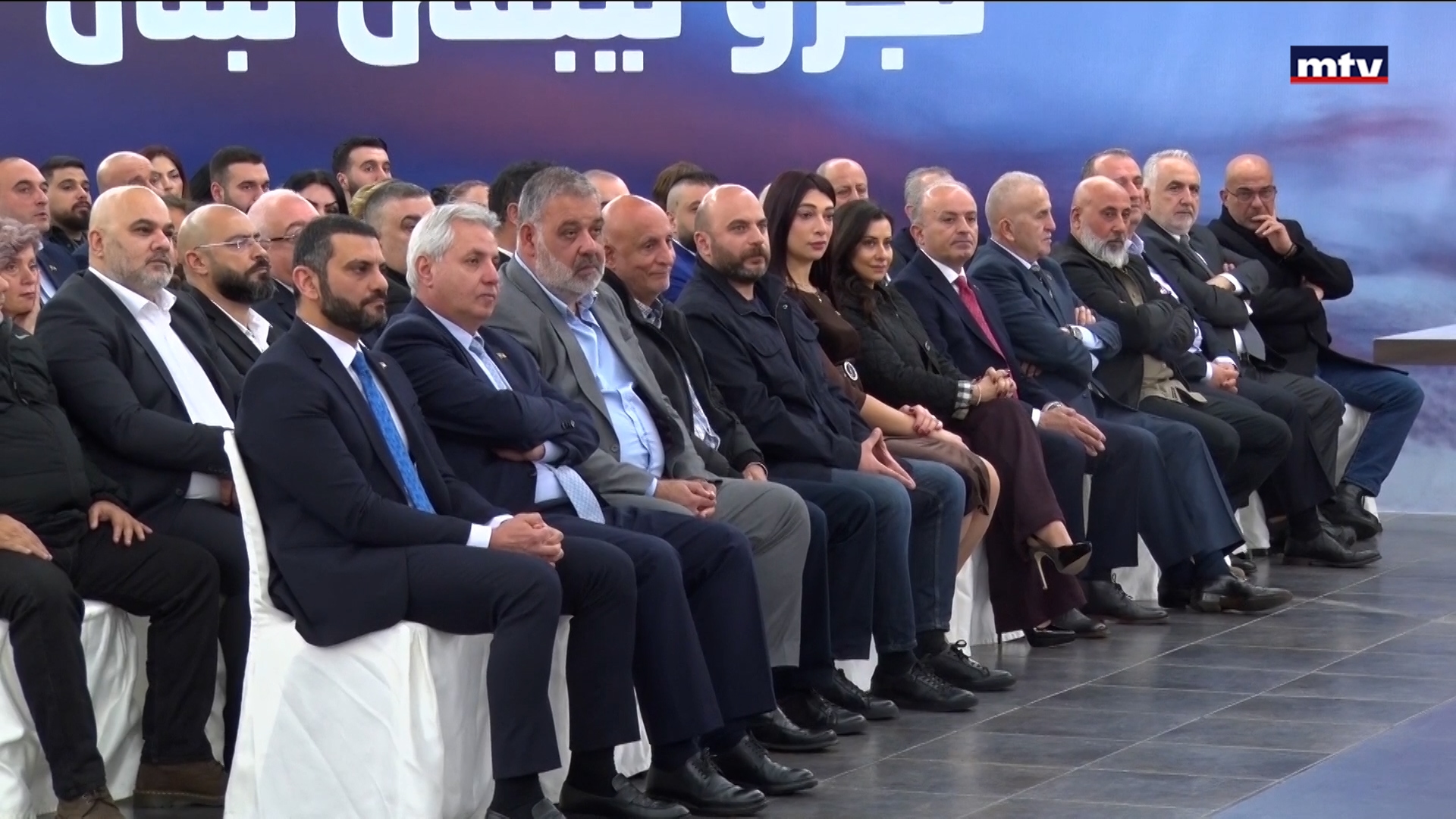 جعجع خلال احتفال تسليم البطاقات لمنتسبين إلى الحزب