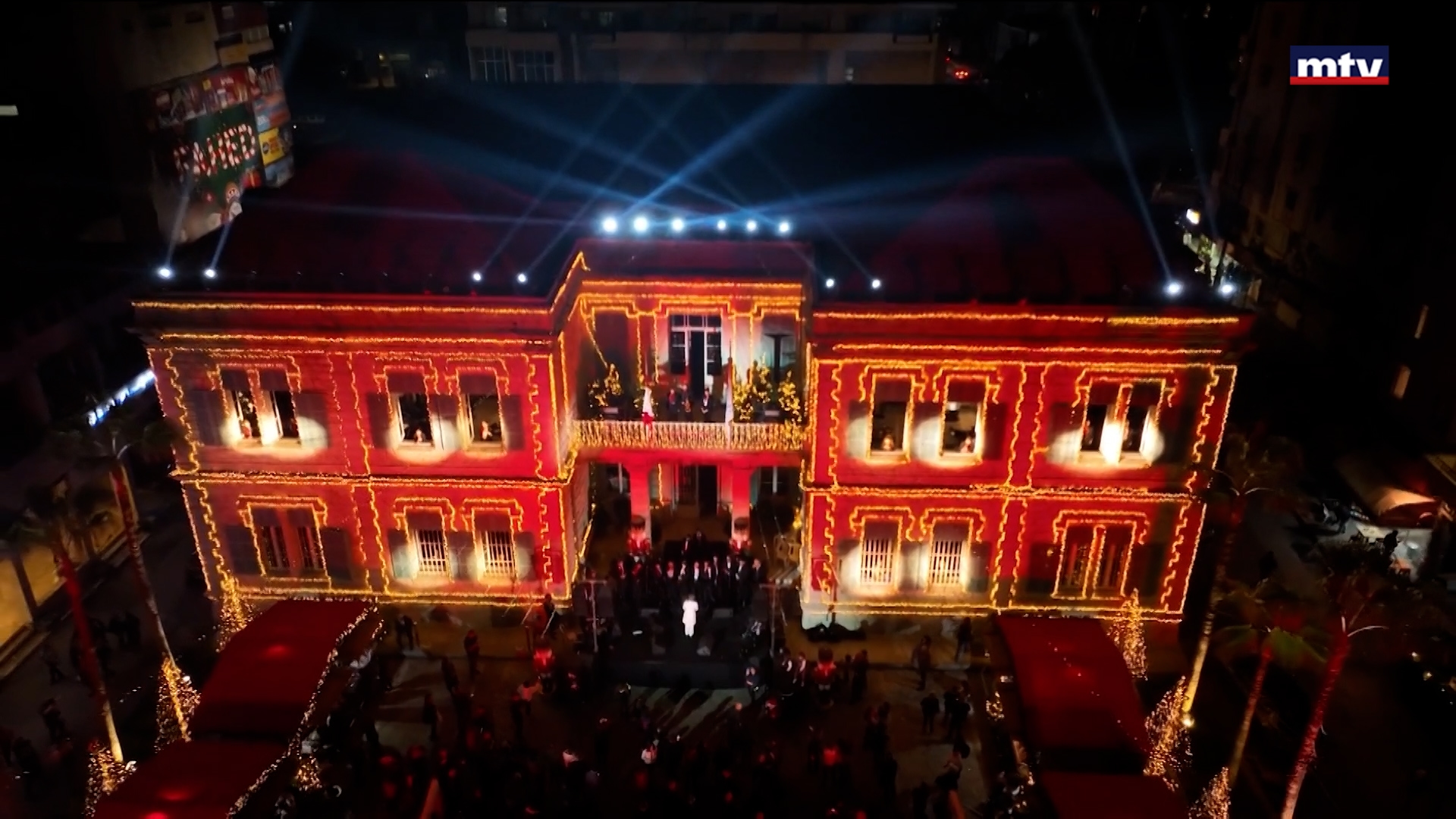 جونية تفتتح سوقها الميلادي