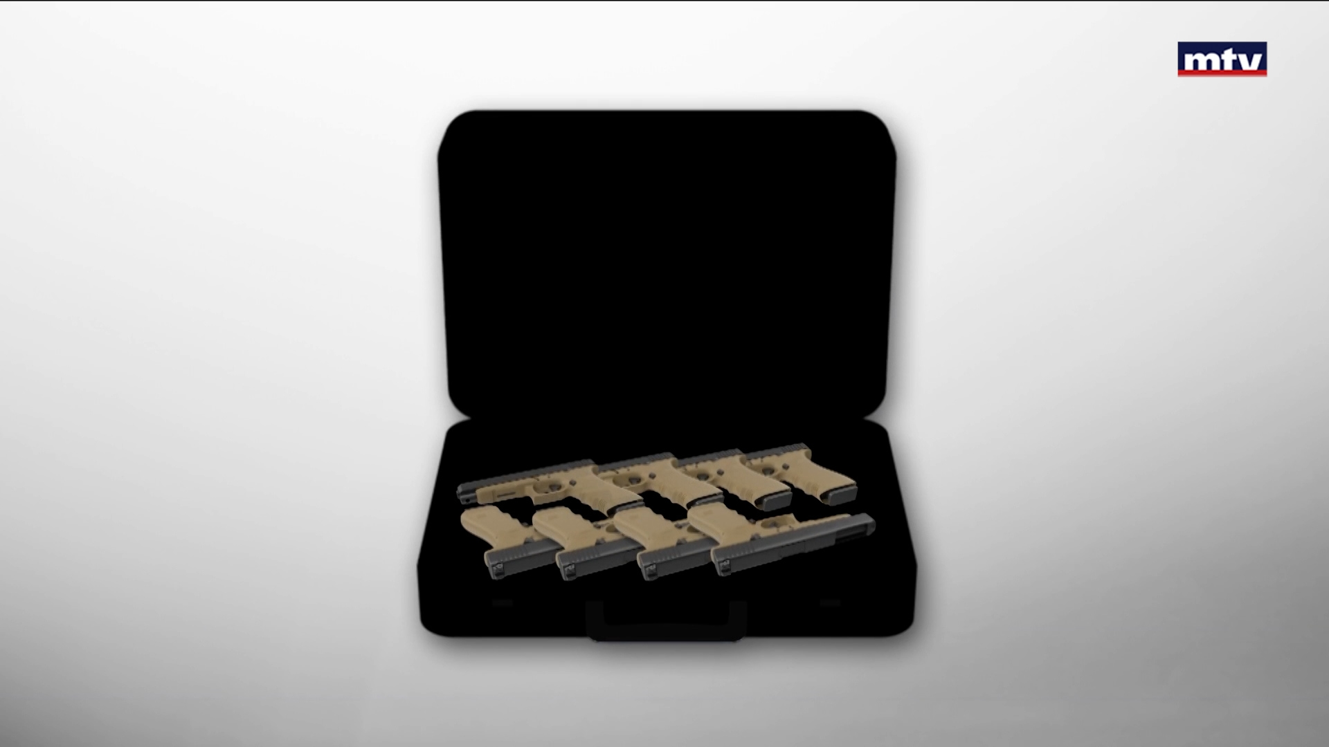 تهريب مسدسات