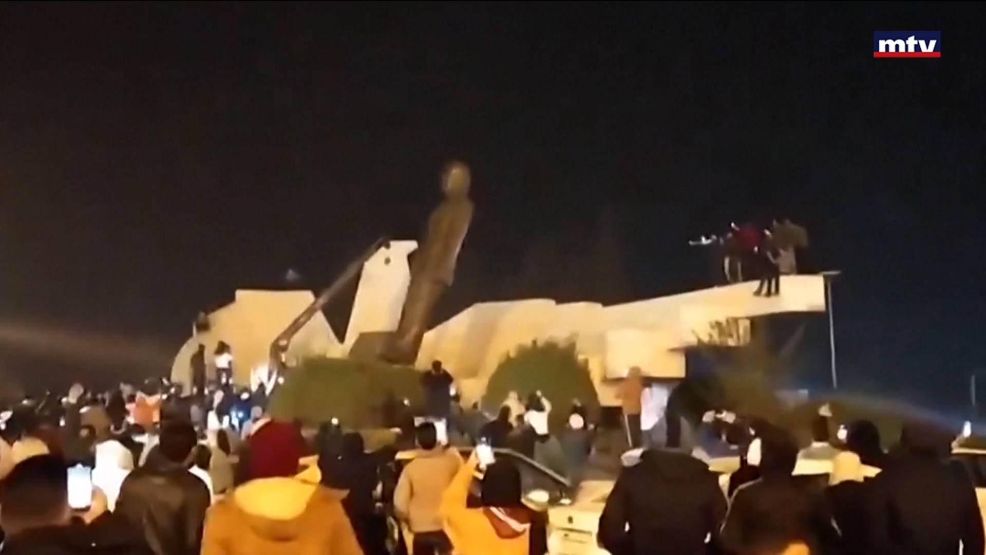 مخابرات الجيش والمداهمات