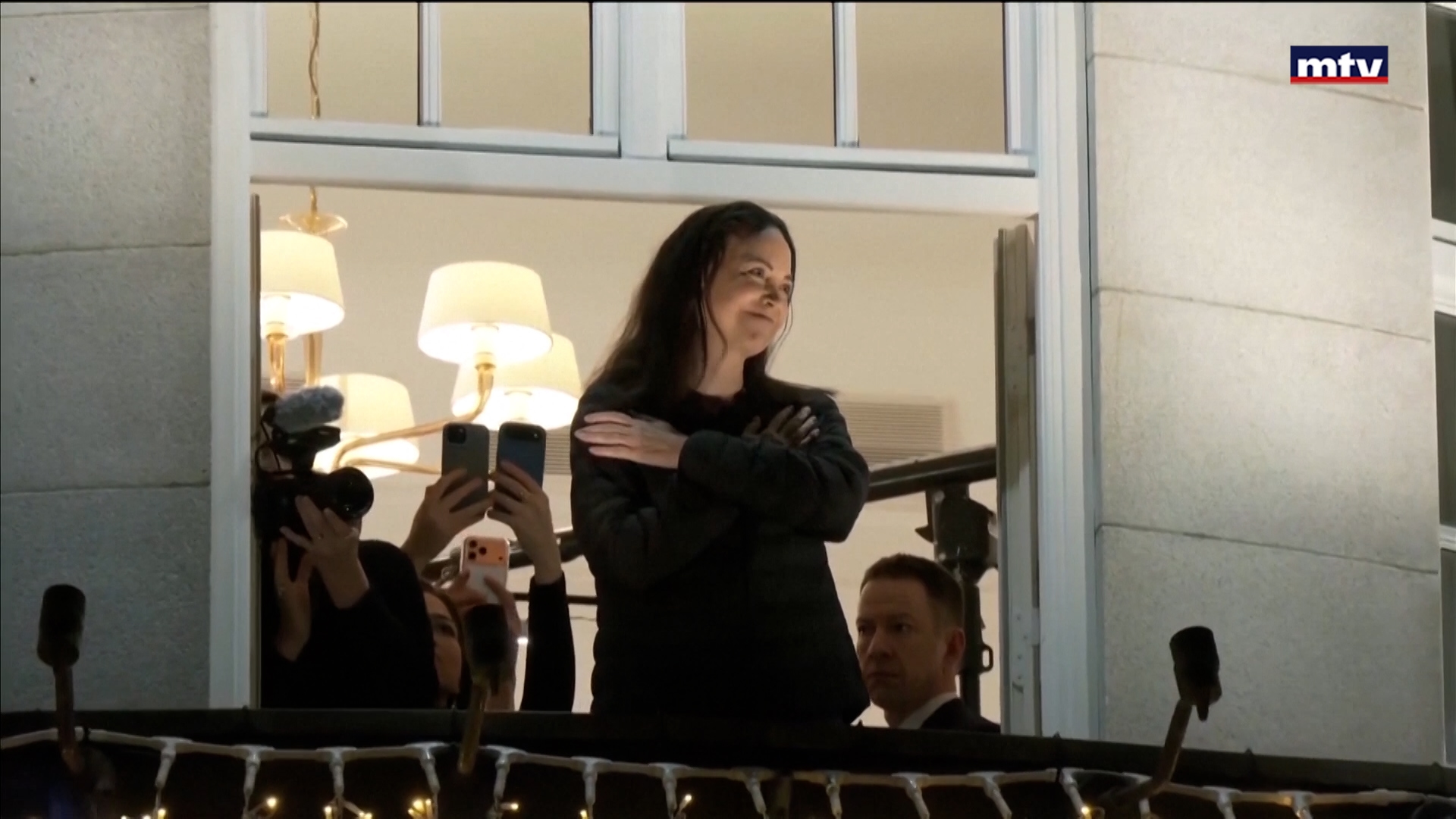 إنذار قرب قصر ميرافلوريس