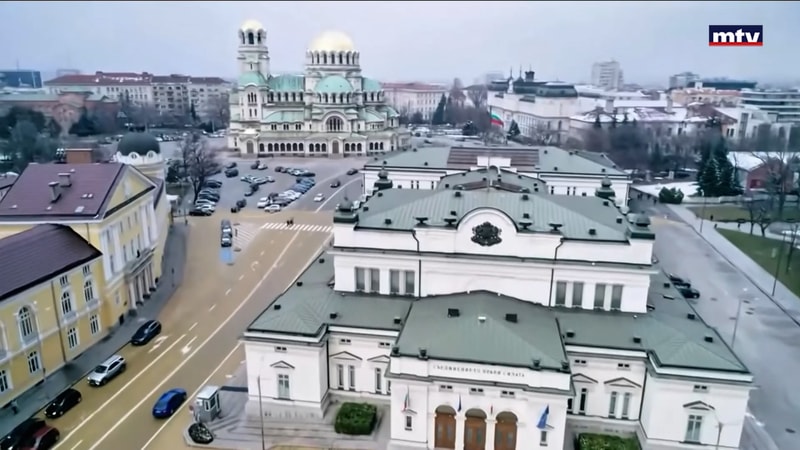 النشرة الكاملة