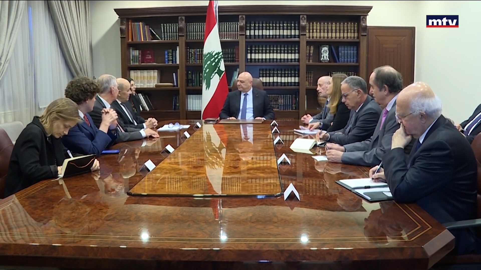 سلام والخماسية