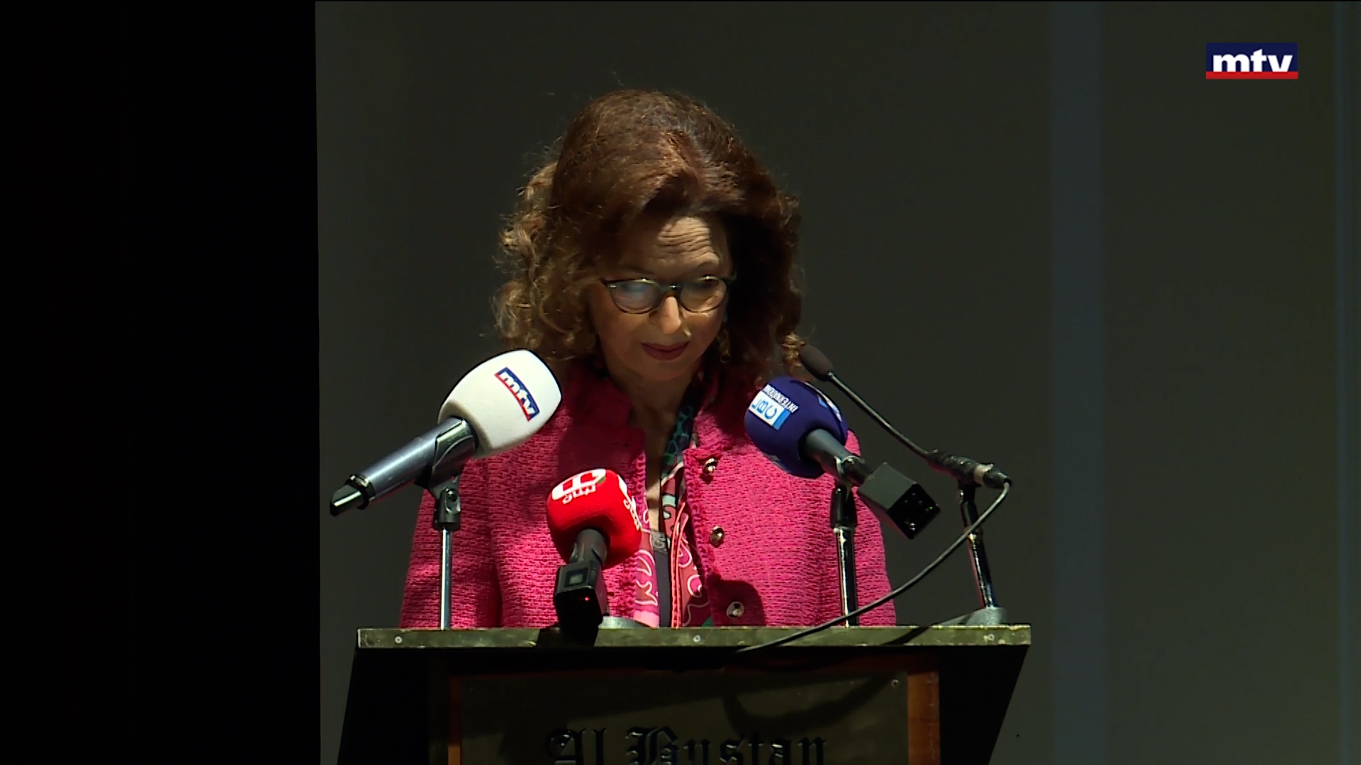 بعنوان العائلة والأصدقاء