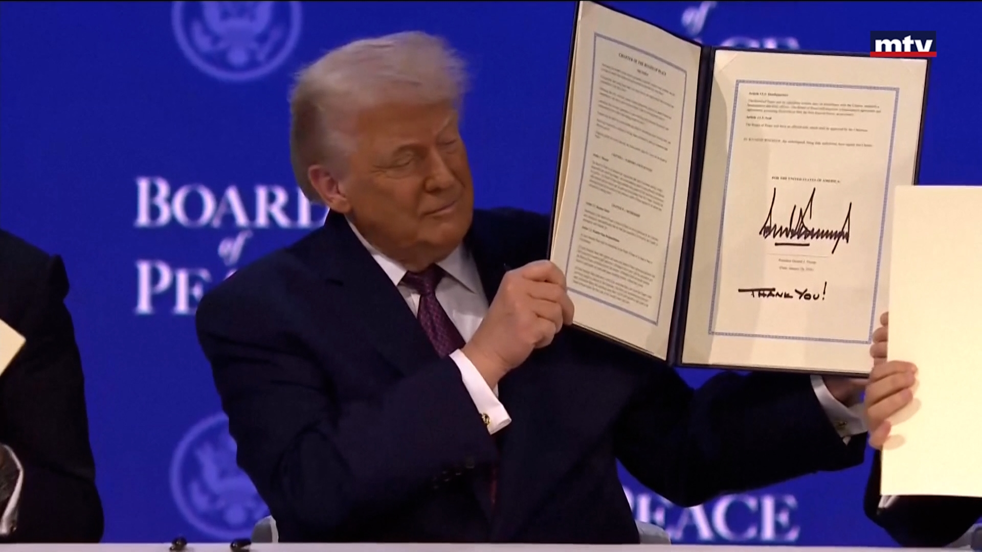 ترامب يوقع مراسيم مجلس السلام