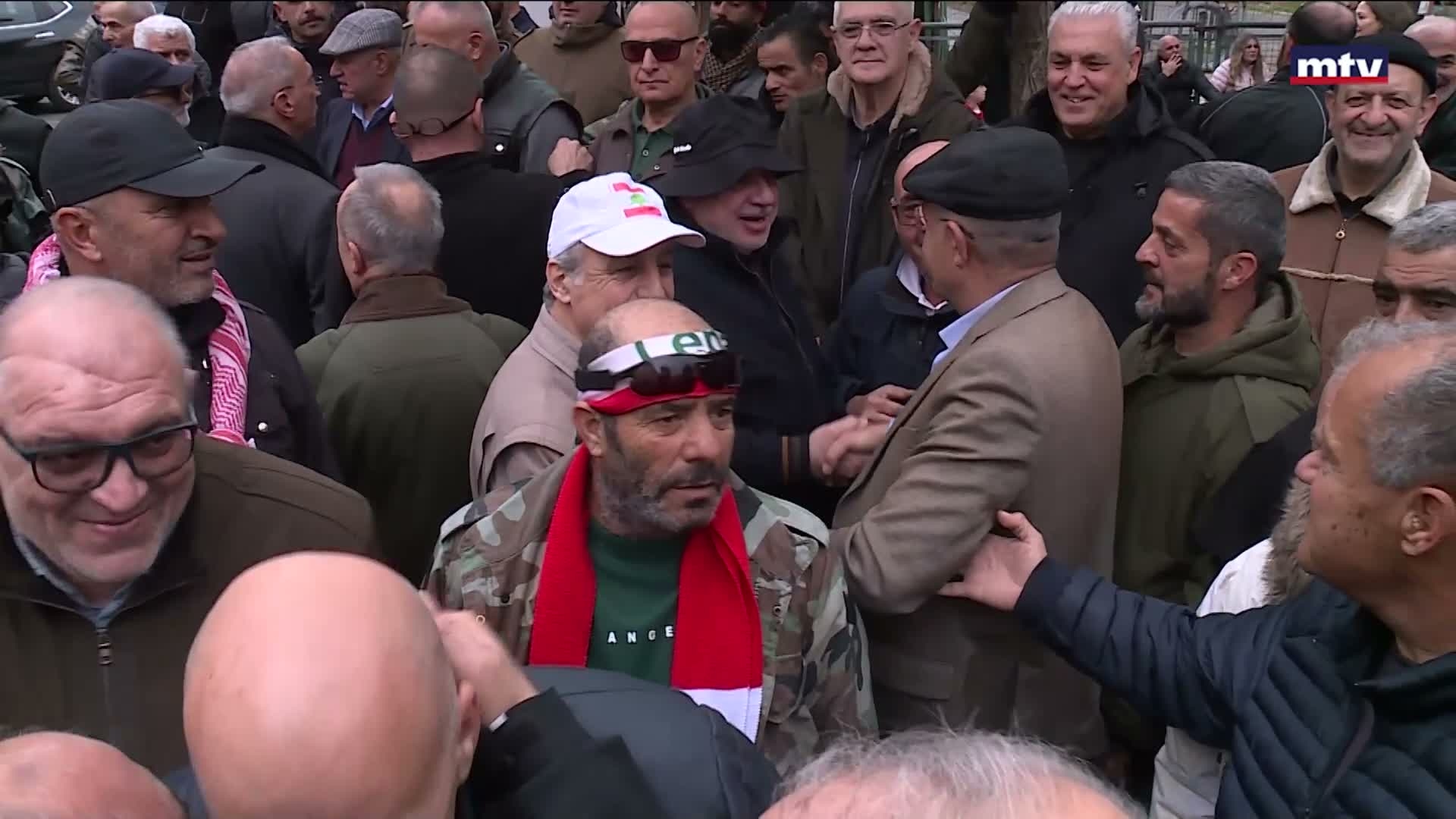 مطالب العسكريين المتقاعدين