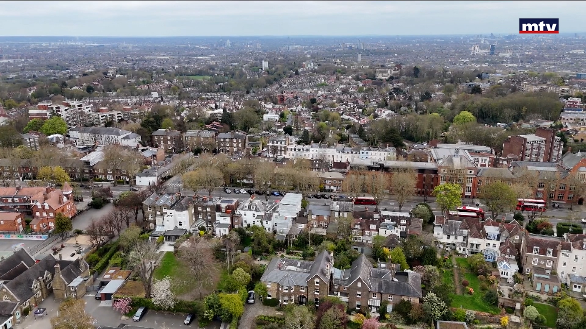 إمبراطورية مجتبى خامنئي العقارية