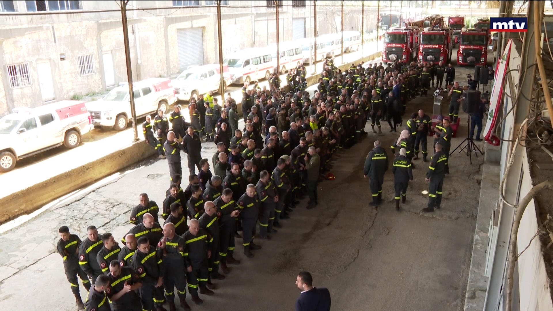 وزير الداخلية يزور مقر المديرية العامة للدفاع المدني