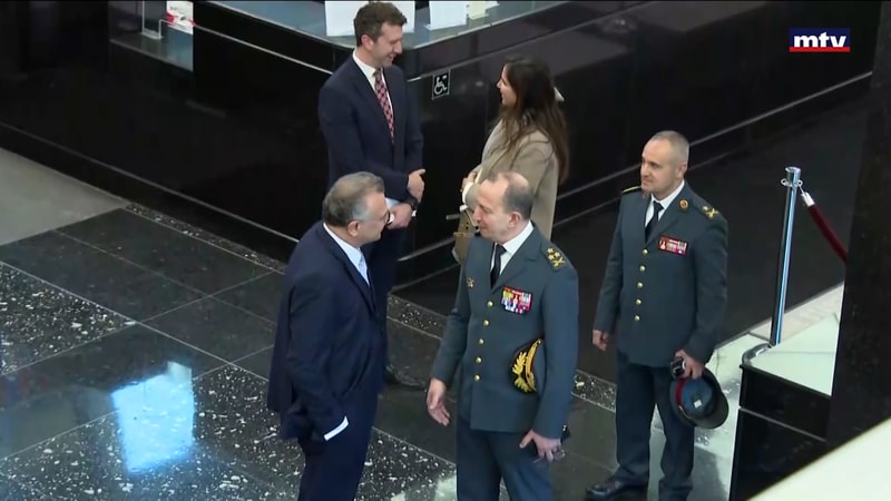 النشرة الكاملة