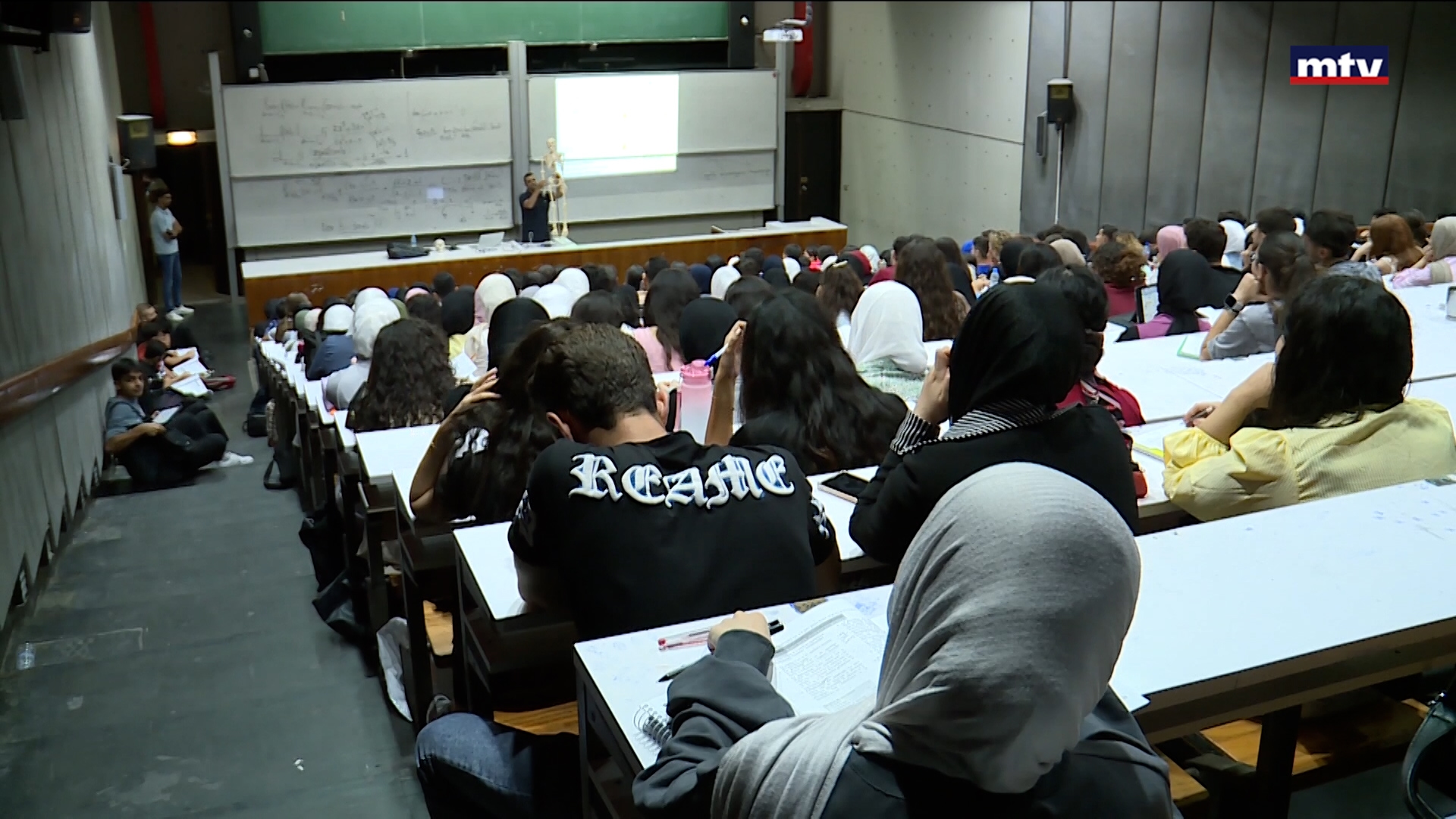 تفرغ اساتذة اللبنانية