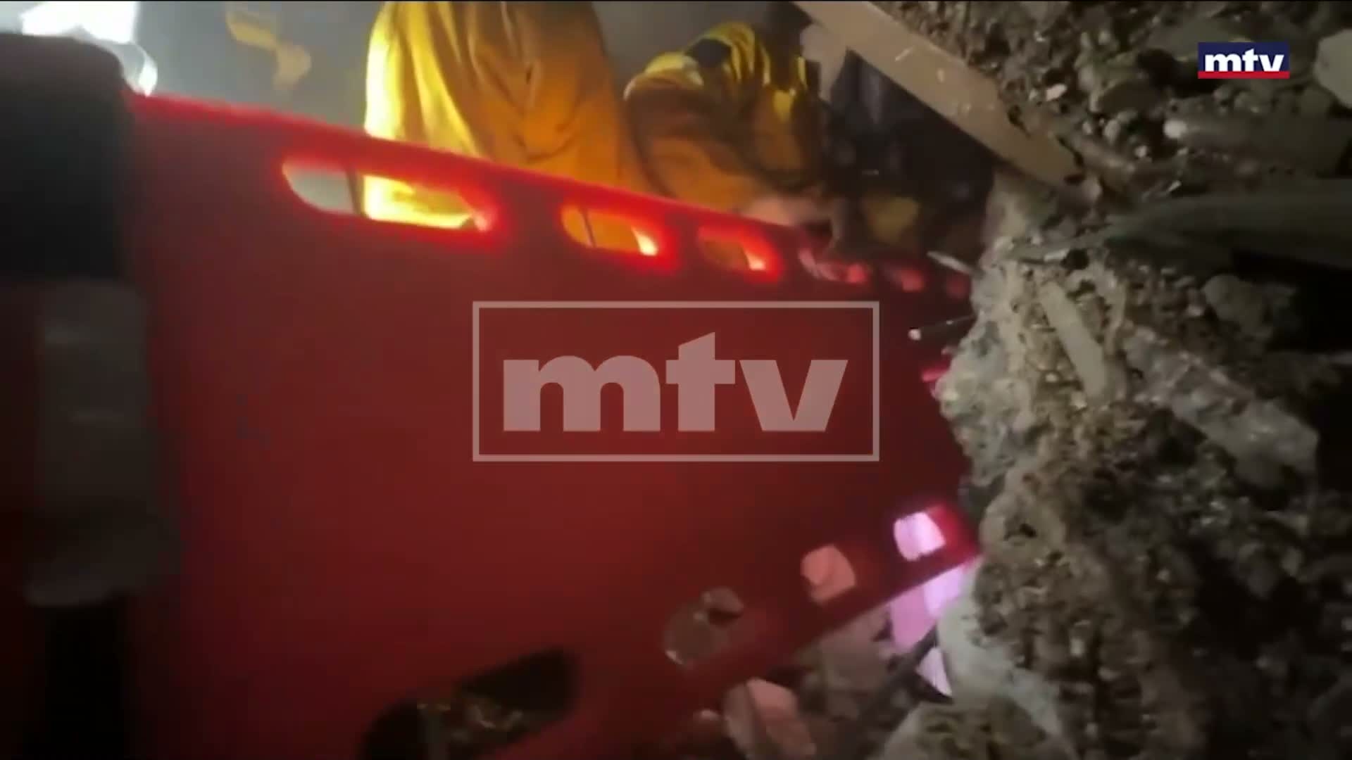 انهيار المبنى في طرابلس