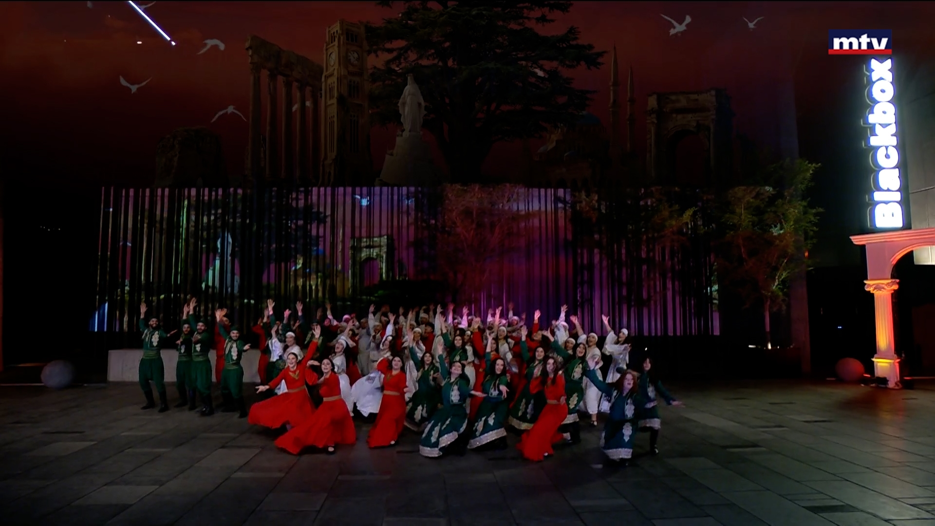 "السهرة الختامية لبرنامج "يلا ندبك