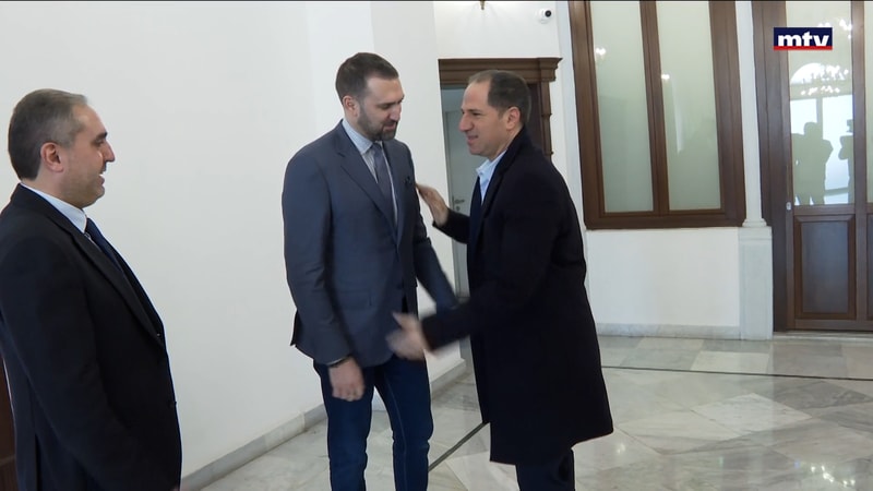 النشرة الكاملة