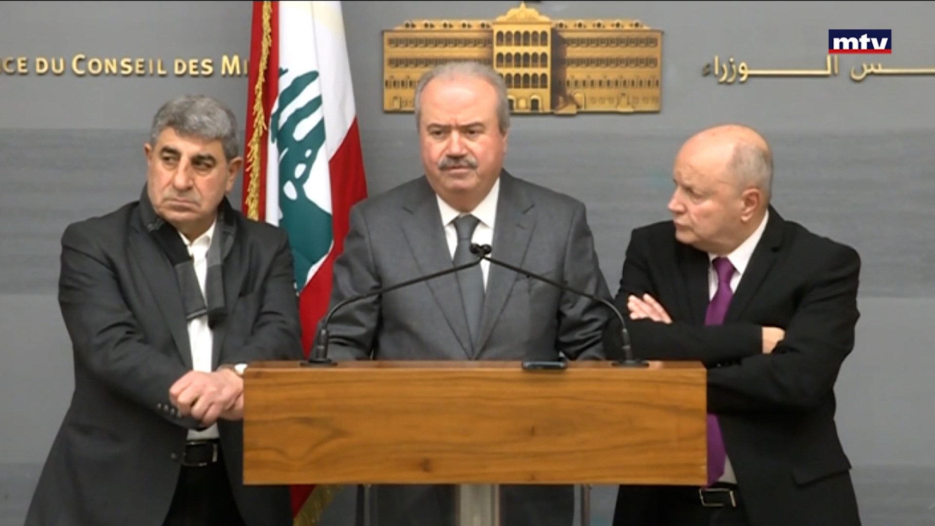 إجتماع في السراي مع الأسمر وطليس