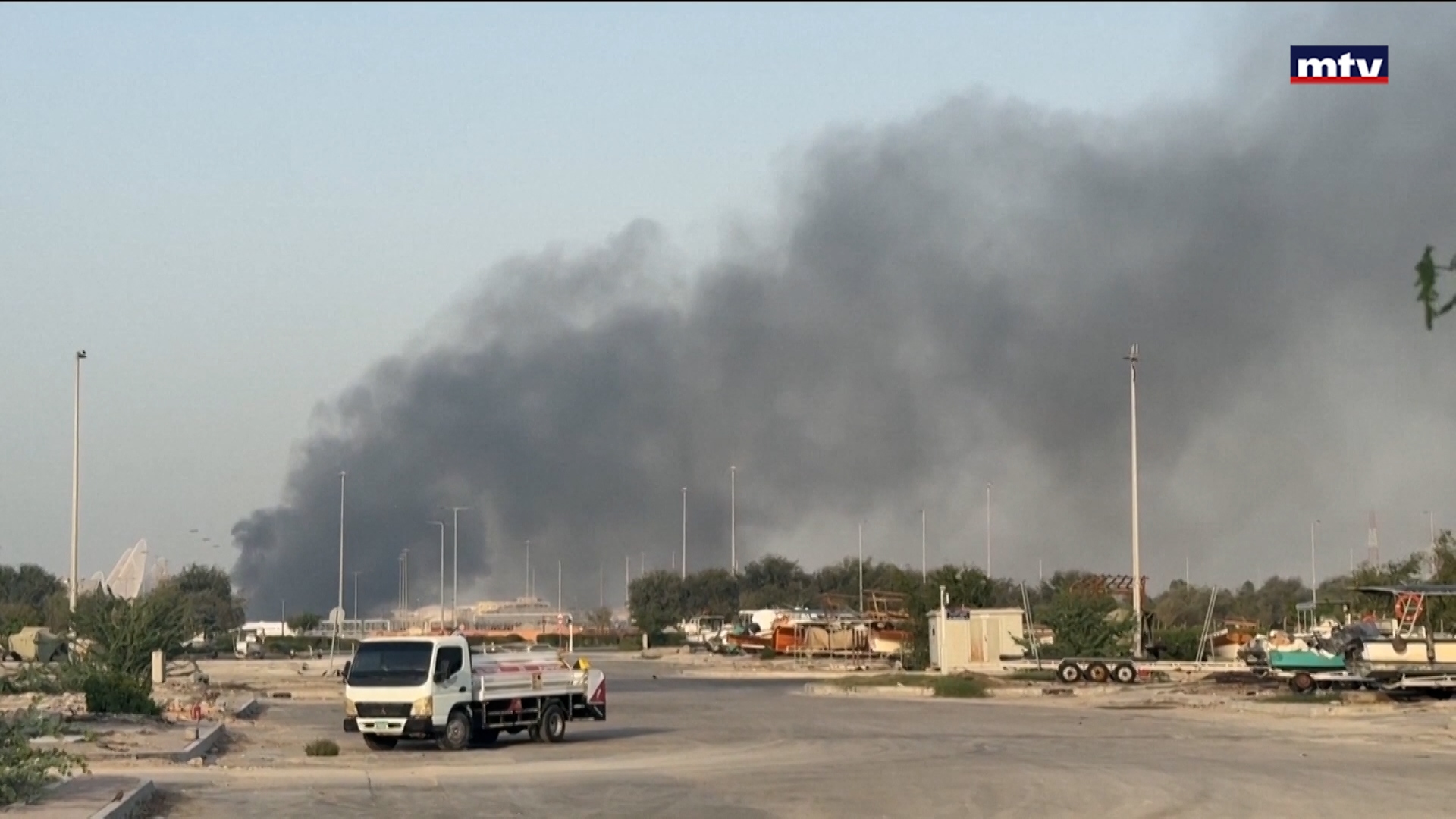 لماذا تستهدف إيران دول الخليج؟