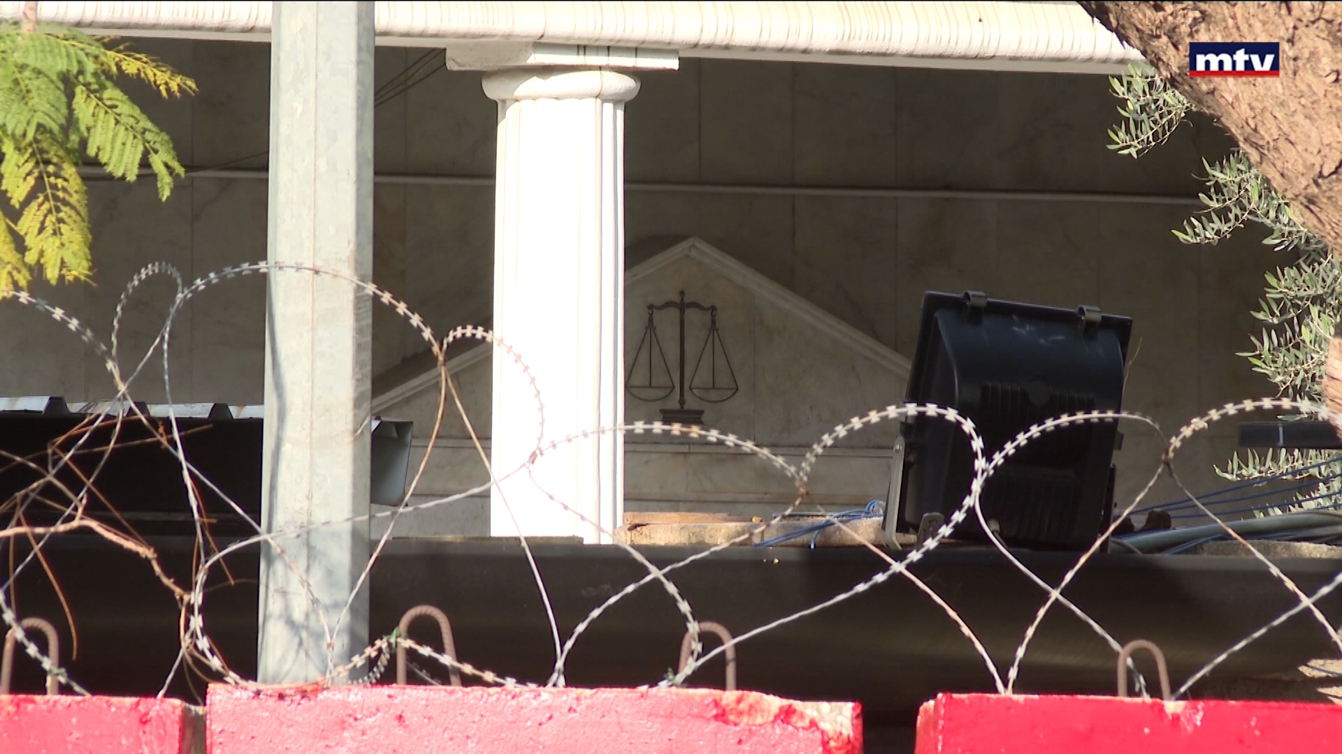 ٩٠٠ ألف ليرة غرامة نقل قذائف صاروخية وقنابل