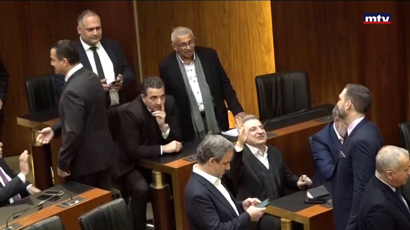 النشرة الكاملة