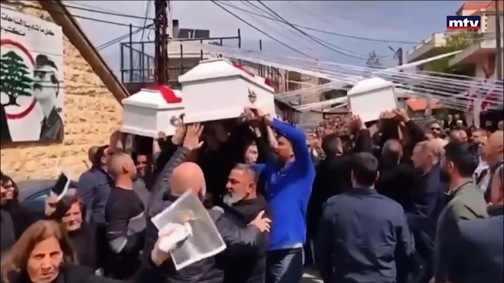 عين إبل تودّع شهداءها