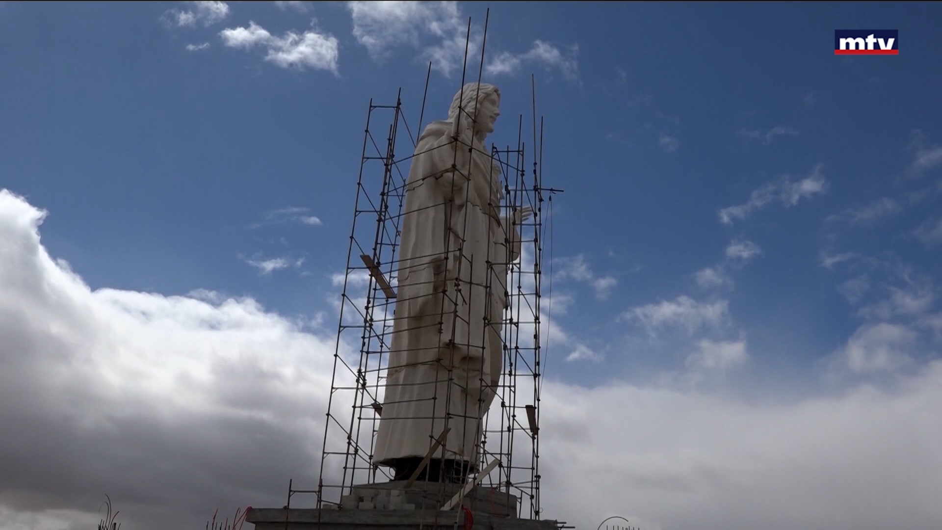 يسوع يرتفع بالقاع