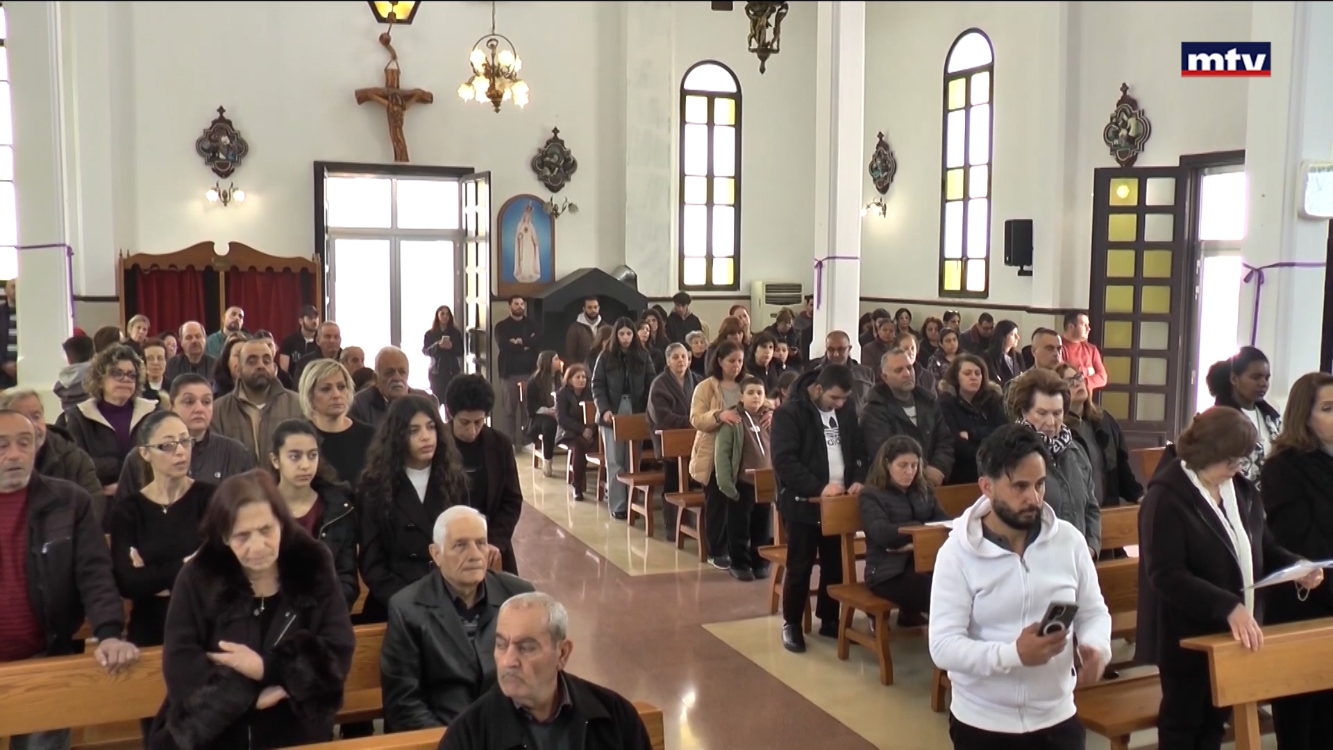 المطران سويف يترأس سجدة الصليب بطرابلس