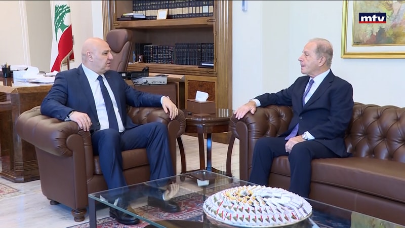 النشرة الكاملة