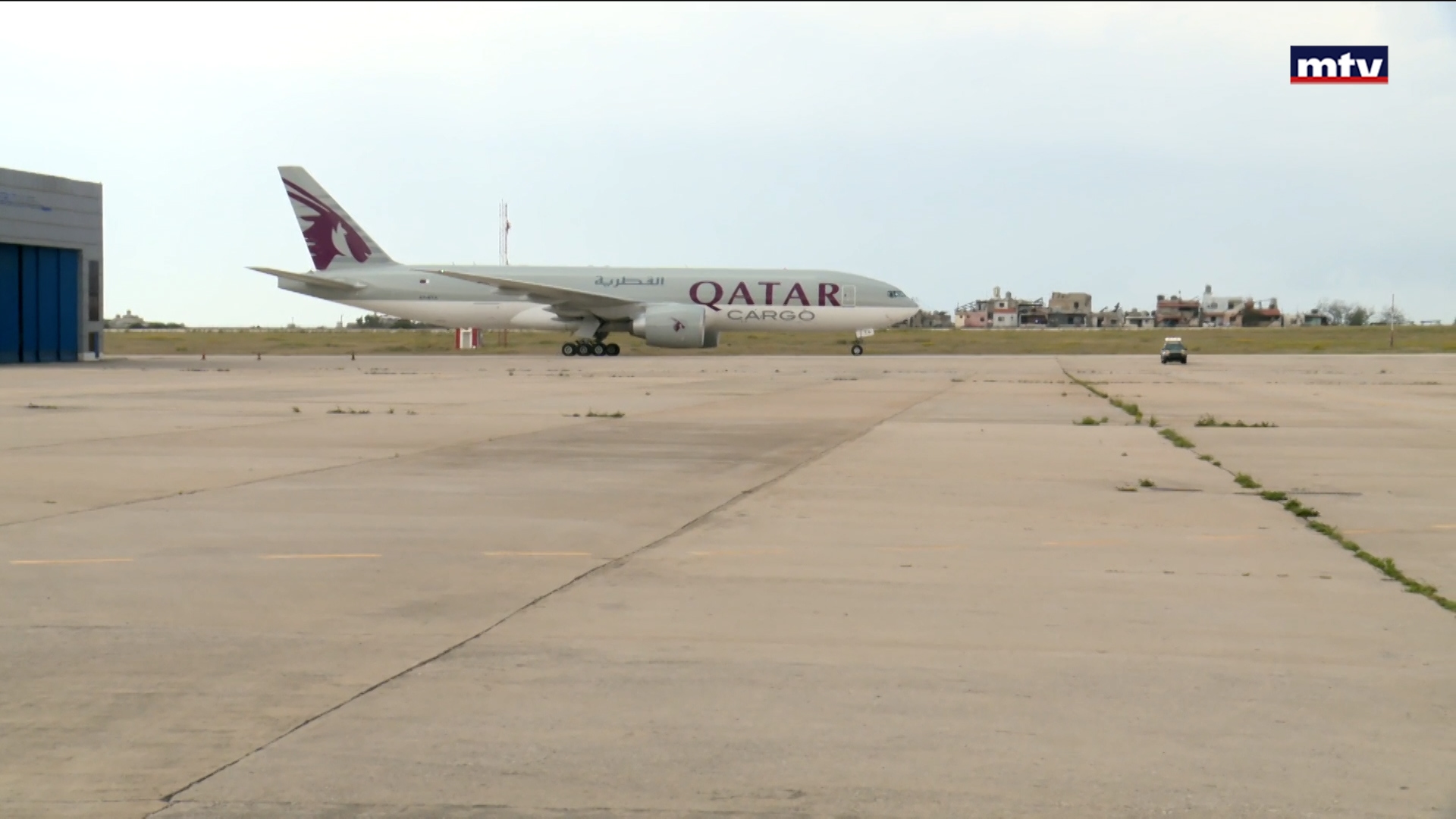 طائرة قطرية إلى بيروت