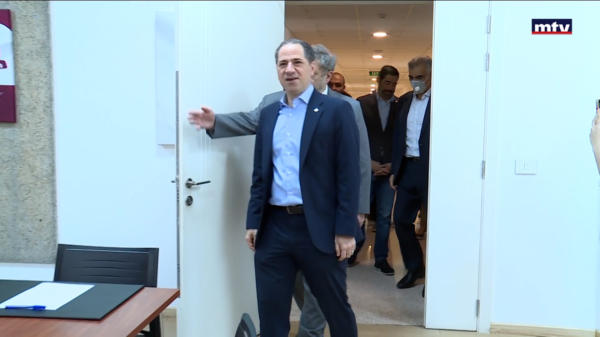 لقاء سياسي موسّع