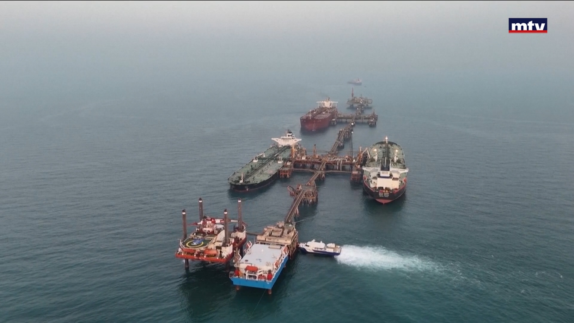 خزانات النفط تصل إلى أقصى طاقتها